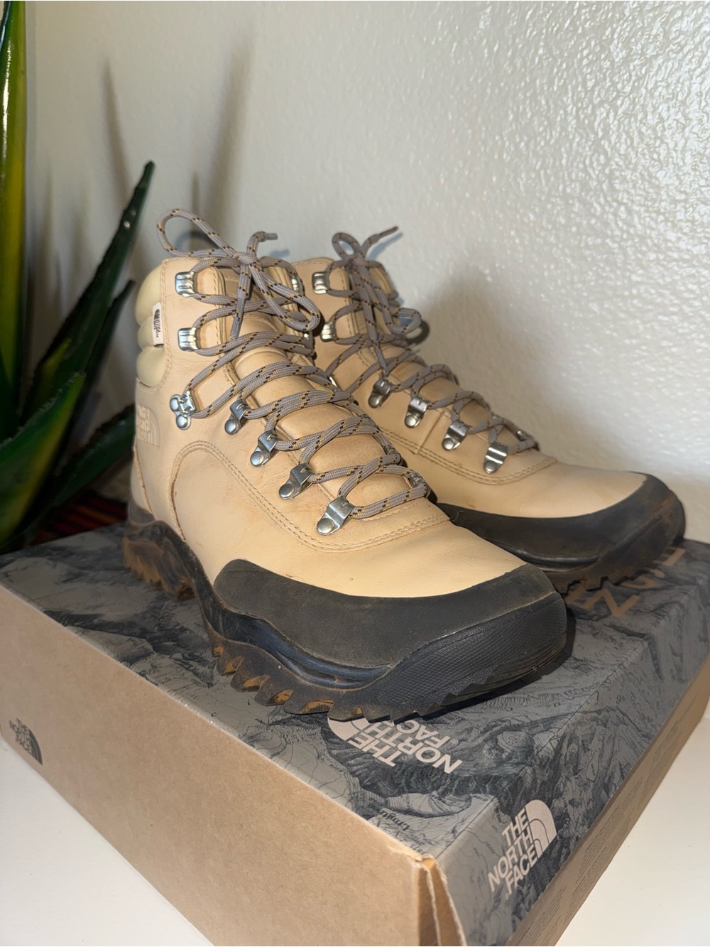 The North Face Leather Hiking Boots - Picture 3 of 8